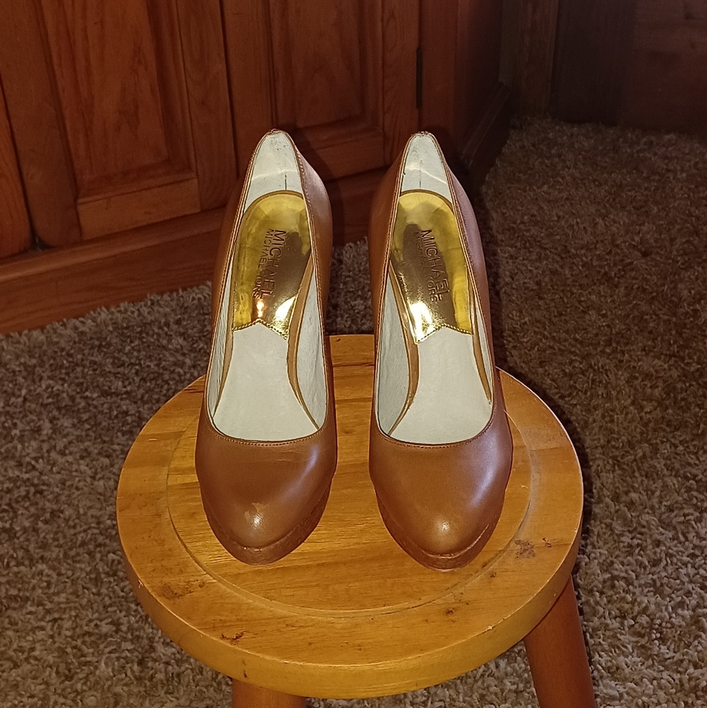 Michael Kors High Heel Shoes 4 1/2" heel sz 5 1/2